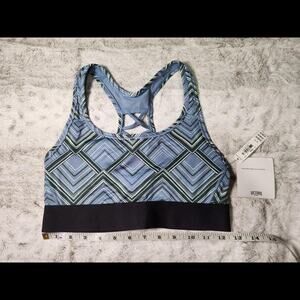 NWT Victoria’s Secret Blue and Black Geometric Sports Lightweight Bra Size S